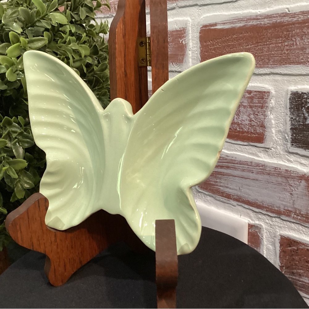 🟢 Vintage Soft Green Butterfly Ashtray - Ceramic Crafted - Many Uses - Unique - Picture 3 of 11